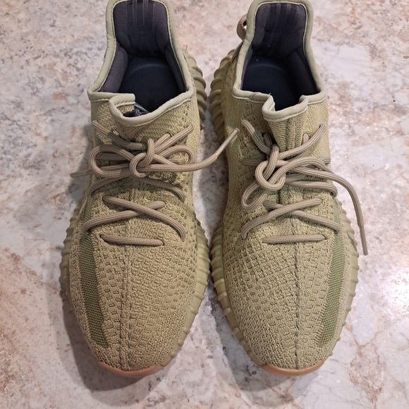 Adidas Yeezy Boost 350 V2 Sulfur Size 10.5 FY5346 Excellent Condition - Picture 1 of 9